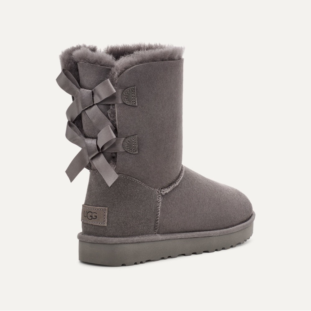 UGG Bailey Bow II Gray Boots Size 8 | Sheepskin Suede | Winter Classic